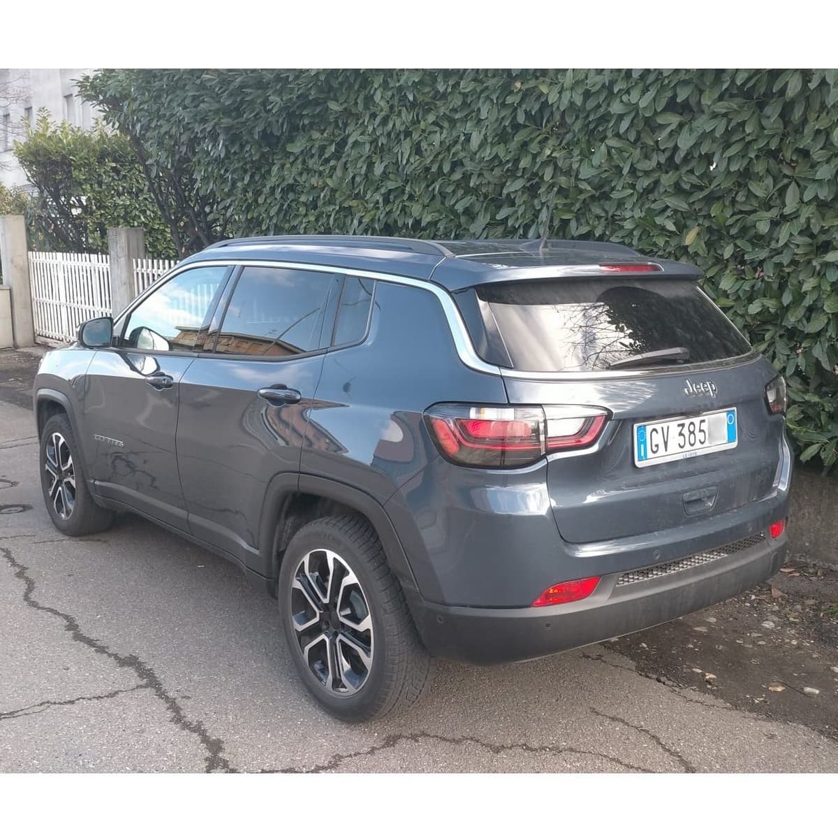 Jeep COMPASS 1.6 MJet Limited - Noleggiata a lungo termine da Frederic di Parma